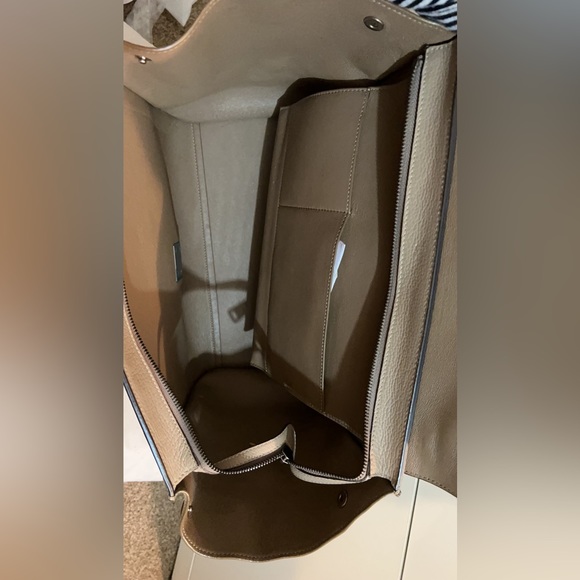 Celine Trapeze - Picture 7 of 16